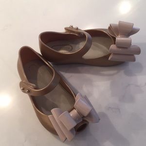 Adorable Gold Mini Melissa Size 6